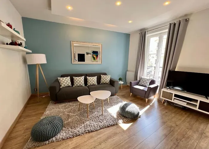 Newly Renovated Spacious Apartment In Montorgeuil Area
