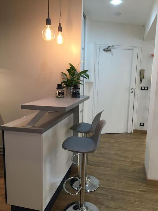 Newly Renovated Spacious In Montorgeuil Area Appartement