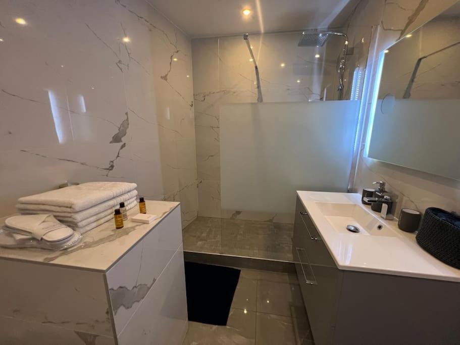 Appartement Newly Renovated Spacious In Montorgeuil Area