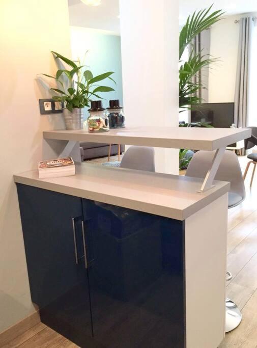 Newly Renovated Spacious In Montorgeuil Area * Parijs